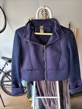 NWOT Electric Yoga Elevate Jacket